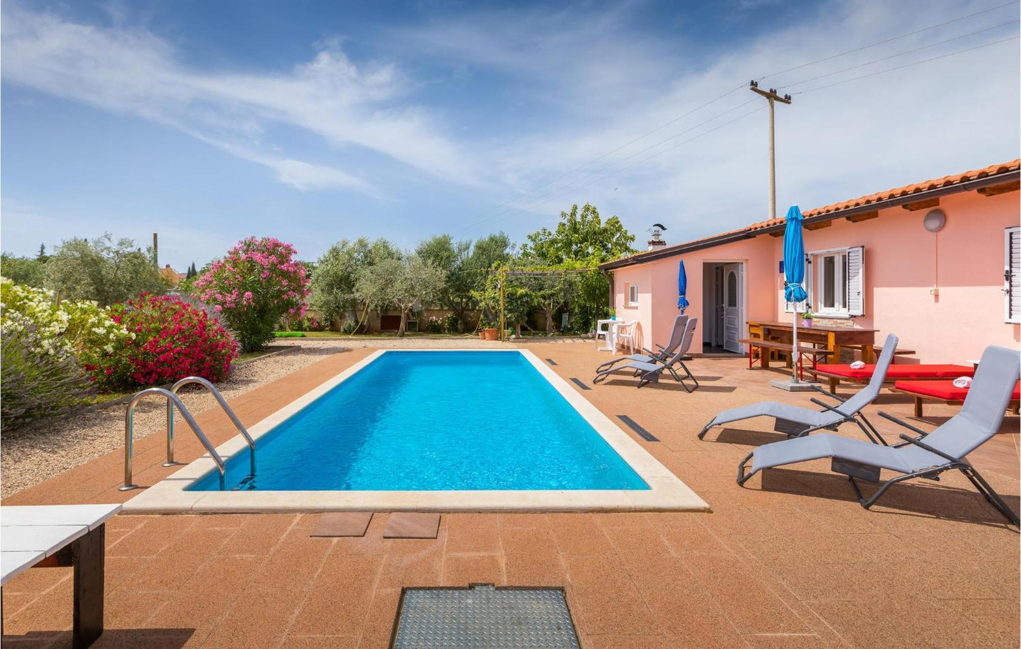 Ferienhaus Amazing In With Kitchen Rovinj